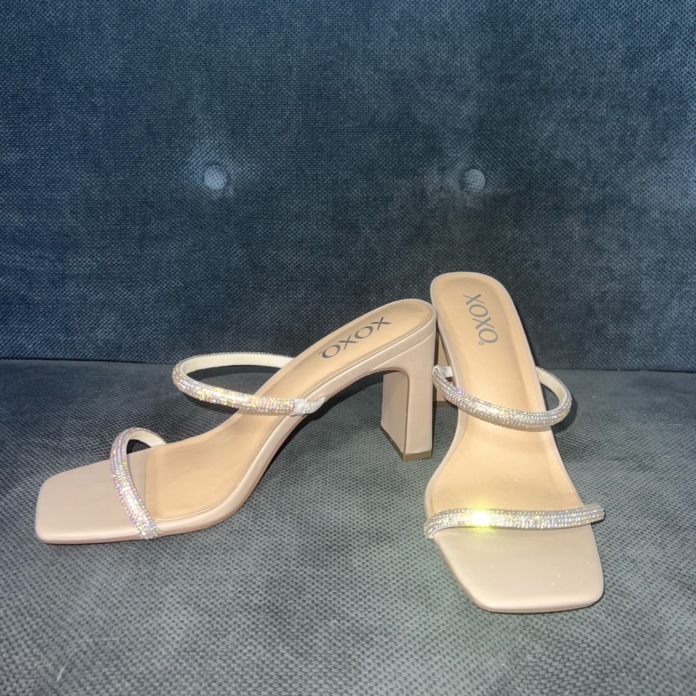 XOXO Women's Beige Heeled Sandals